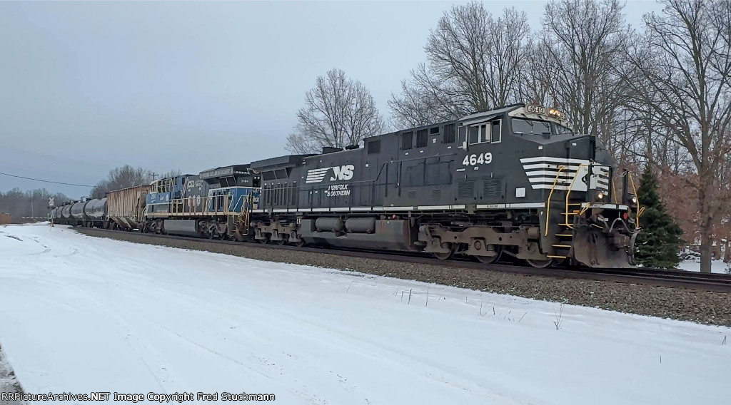 NS 4649 leads 6E4.